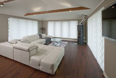 Sistemas de bandas verticales, SG 2910, Multi Visio, Room shot "Rawsons Retreat", Kent, United Kingdom, Vertical Waves