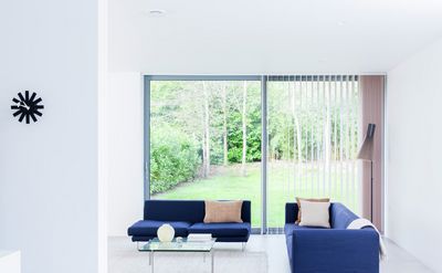 Sistemas de bandas verticales, SG 2910, Multi Visio, Gerrards Cross, London, United Kingdom